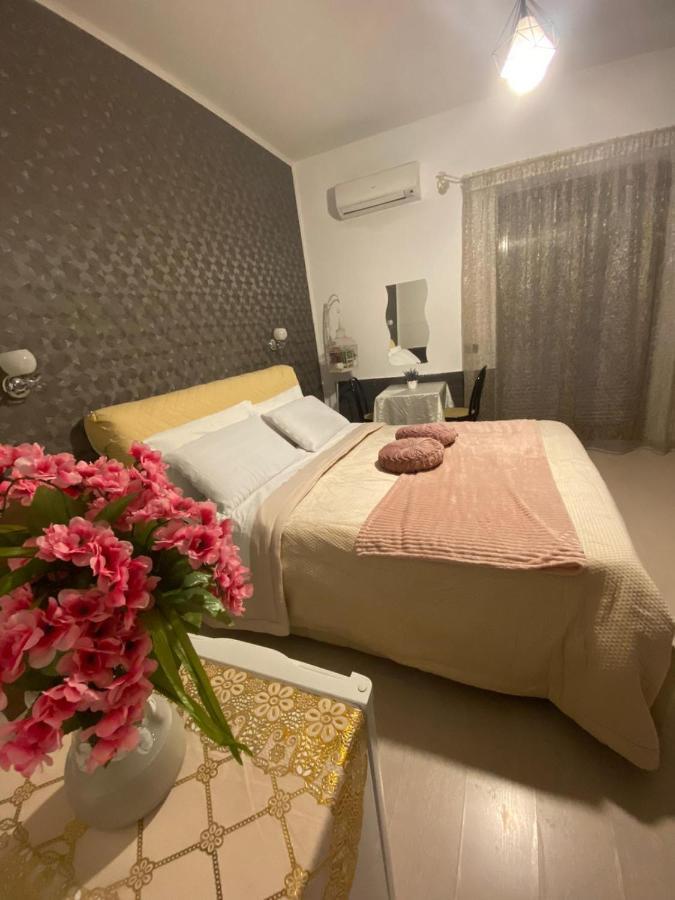 Villa Nancy Rooms Cimitile-Nola ภายนอก รูปภาพ